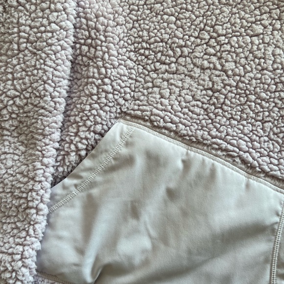 Light purple Zella sherpa hoodie - Picture 2 of 8